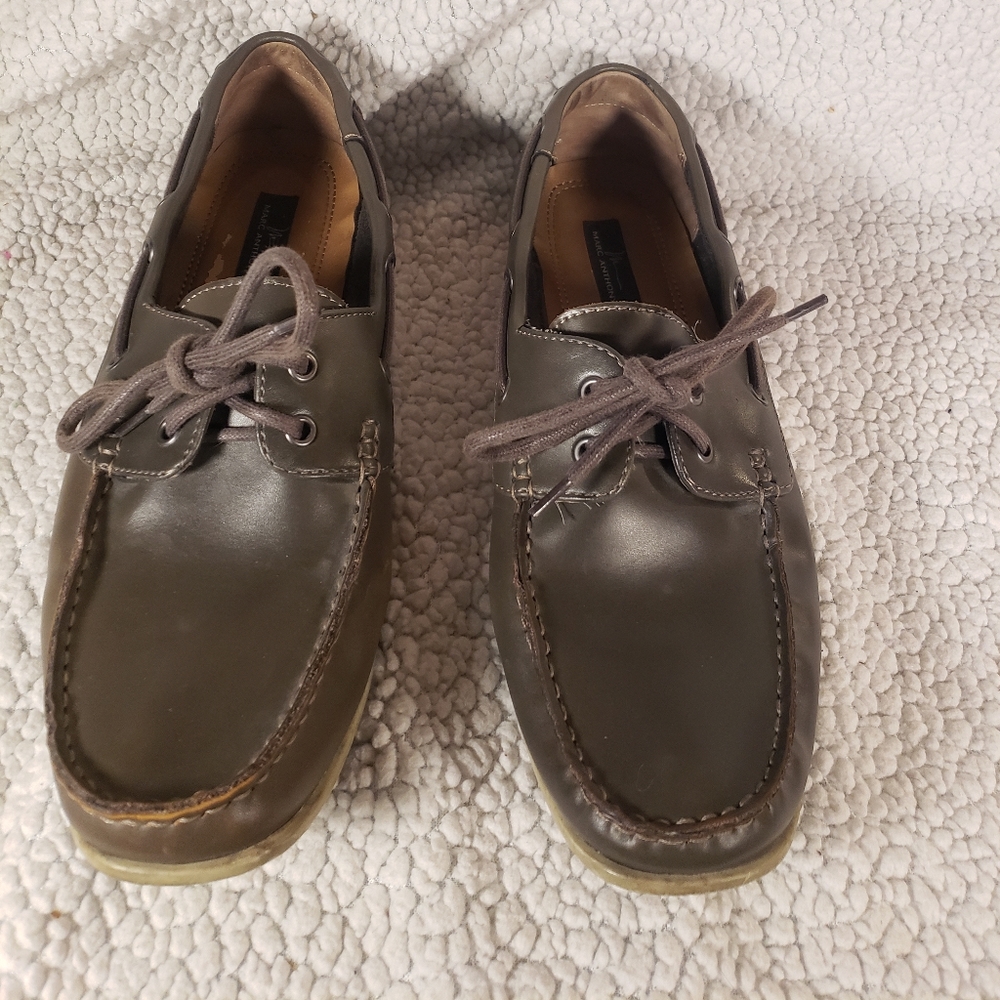 Men's size 11 M Marc Anthony Gray leather loafers in good condition